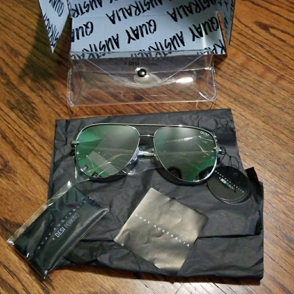 High Key Silver/Silver Quay Australia